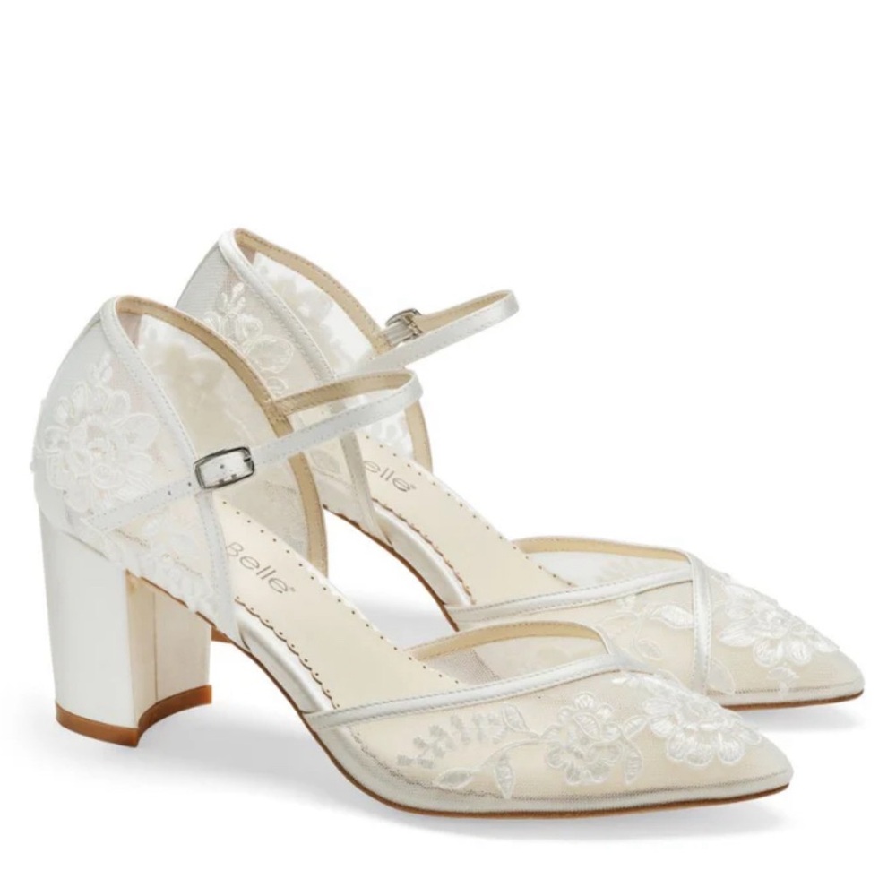 ✨Bella Belle Chelsea Ivory Block Heel✨